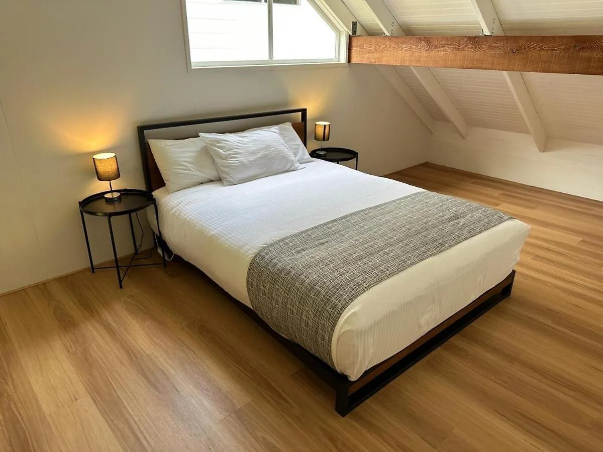 Maleny-Montville Cottages #2, 2 Bed With Ocean Views Balmoral Ridge